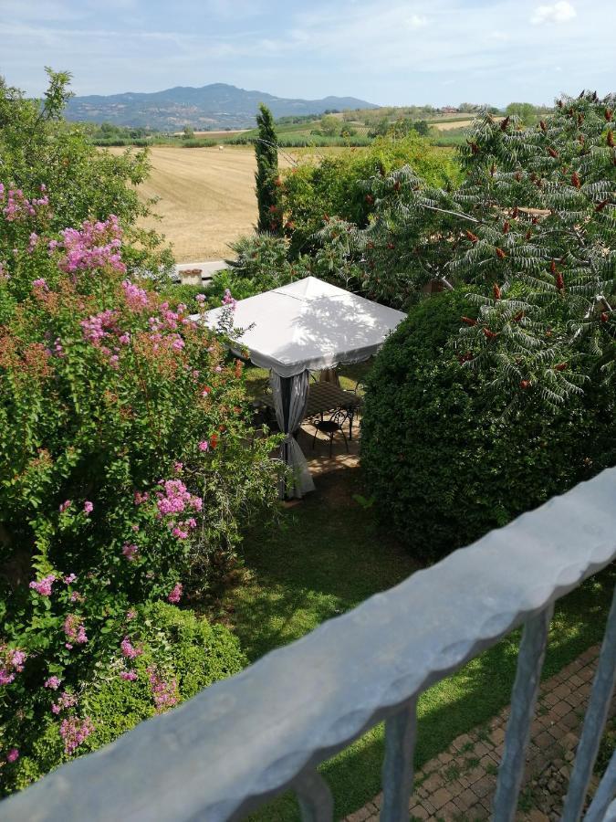 Il Podere Di Sole รอคเคสตราดา ภายนอก รูปภาพ